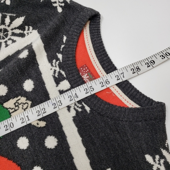 Brave Soul Ugly Christmas Sweater Sz Large Charcoal Grey Snowflakes Santa Unisex - Picture 9 of 12